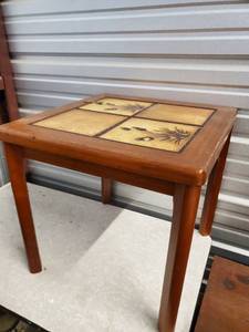 lot 1854 image: Side Table