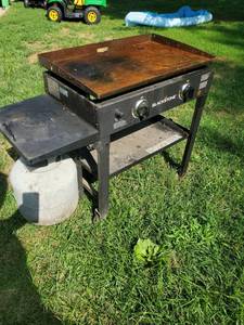 lot 1883 image: 28 Inch Blackstone Griddle. Does Not Include Propane Tank