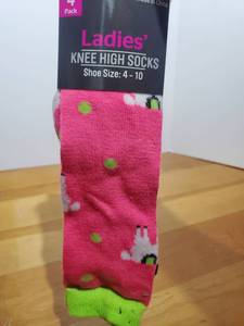 lot 1801 image: 4 Pair Ladies Knee High Socks Shoe Size 4-10 Fun Polka Dot Solid Pink Black Gray