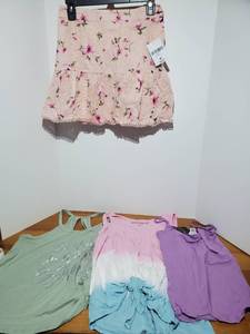 lot 1805 image: Lot of New Cloths