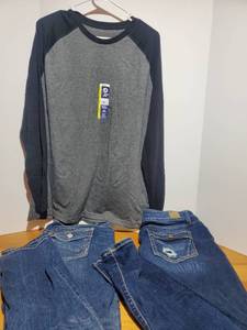 lot 1812 image: Mens Clothes Lot