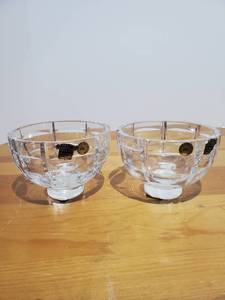 lot 1827 image: Pair of Crystal Bowls