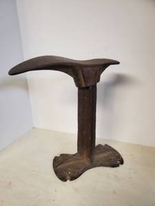lot 1682 image: Shoe Anvil