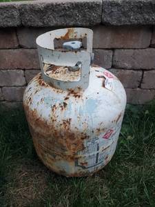 lot 1693 image: Propane Tank. Plenty of Propane Left