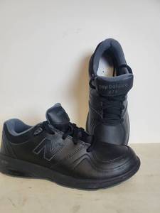 lot 1748 image: Pair of New Out of Box New Balance Shoes.