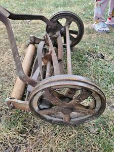 lot 1763 image: Vintage Lawn Mower