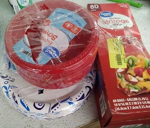 lot 29866 image: Household Goods Bundle  (4pcs)  (See photos)  (SOLD AS IS)