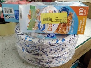 lot 29888 image: Disposable Kitchen Items Bundle (4pcs)  (See photos)  (SOLD AS IS)