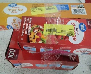 lot 29899 image: Storage Bags Lot (3pcs)  (See photos)  (SOLD AS IS)