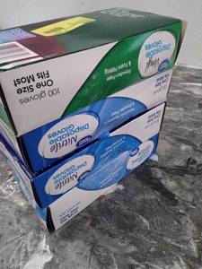 lot 30380 image: Disposable Gloves Bundle  (4pcs)  (See photos)  (SOLD AS IS)