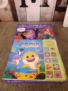lot 54457 image: Childrens Book Bundle (2pcs)  (See photos)  (SOLD AS IS)
