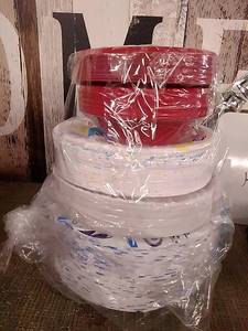 lot 54477 image: Disposable Goods Bundle (5pcs)  (See photos)  (SOLD AS IS)