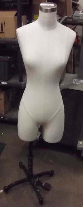 lot 816 image: Seamstress Mannequin