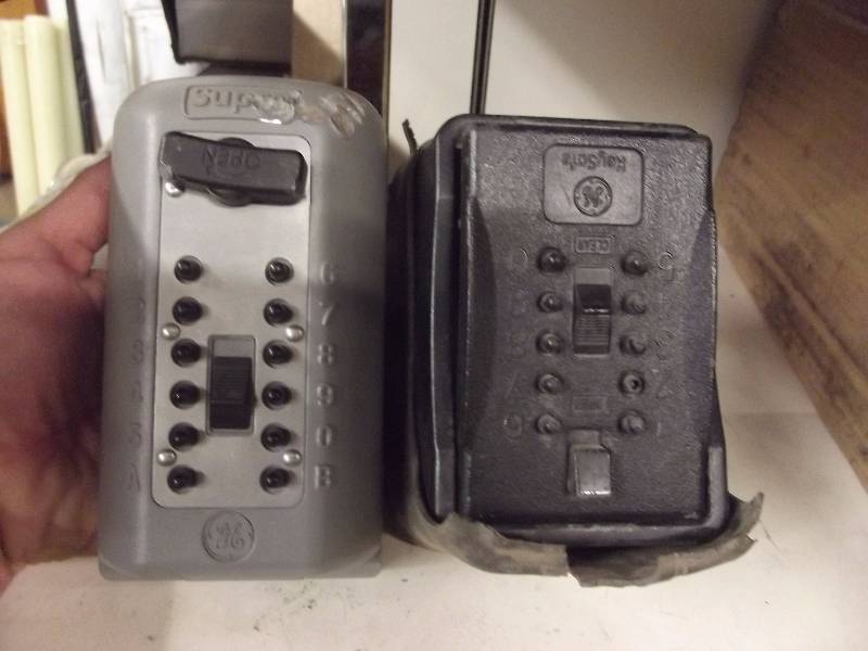 lot 824 image: Combo Key Pads
