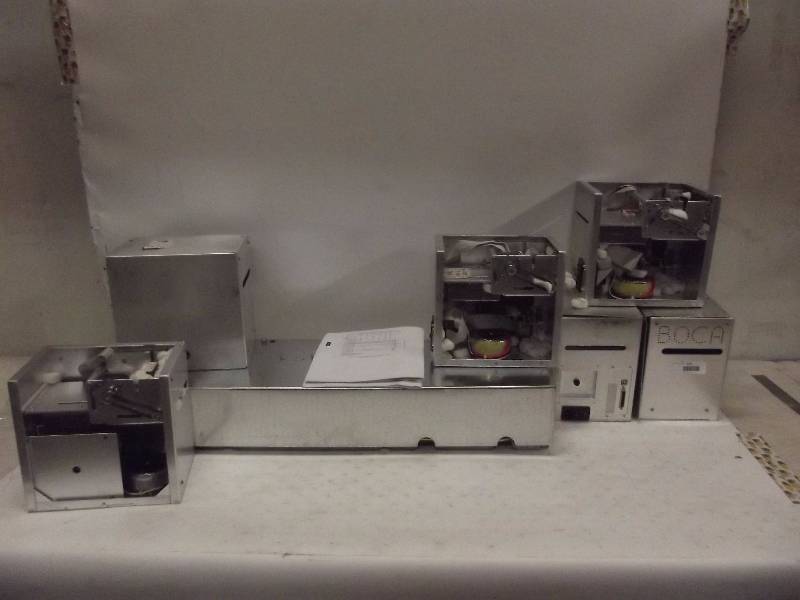 lot 570 image: Electrical Component Lot