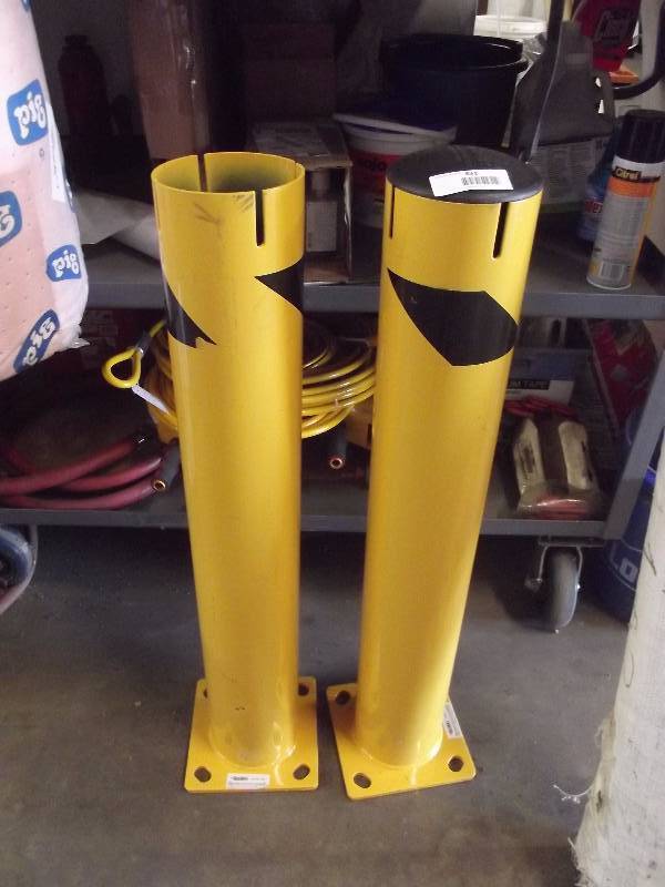 lot 831 image: Caution Markers