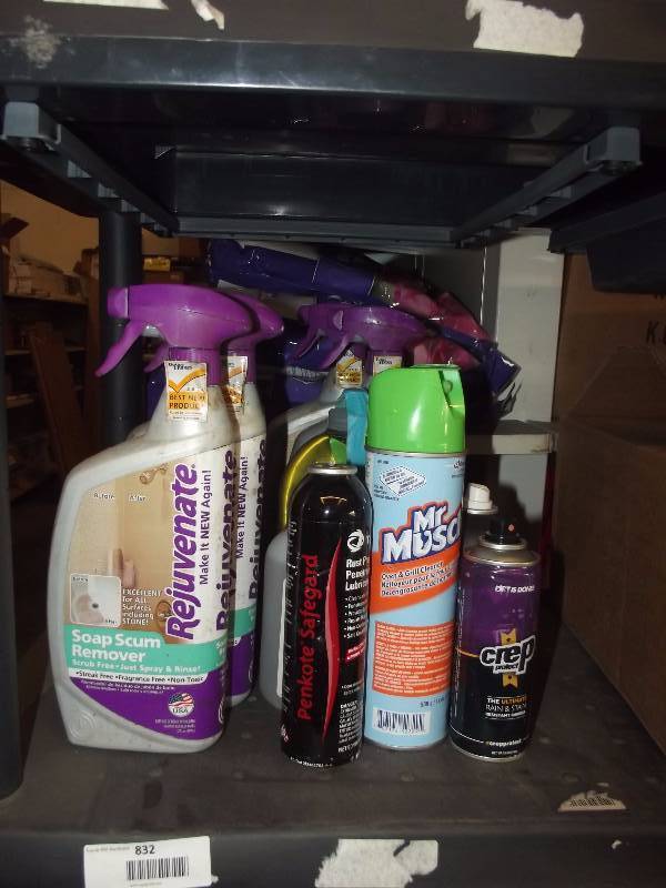 lot 832 image: Lot of Cleaning SuppliesHousehold Chemicals
