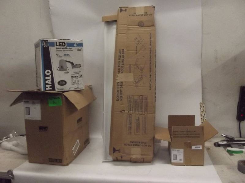 lot 835 image: Lighting Lot
