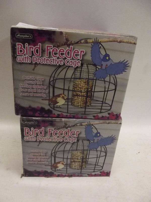 lot 848 image: Lot of 2 Bird Feeders With Protective Cage