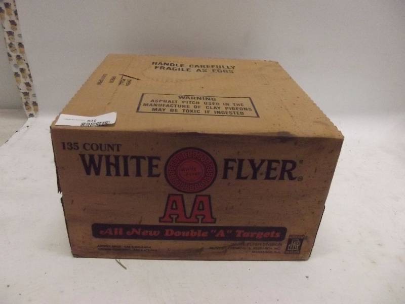 lot 836 image: White Flyer Clay Pigeons