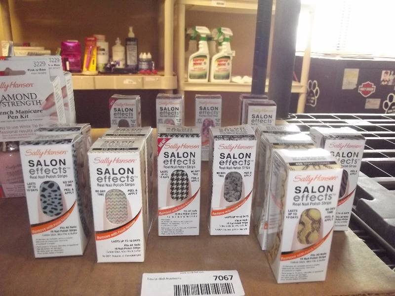 lot 7067 image: Sally Hansen Salon effects Real Nail Polish Strips