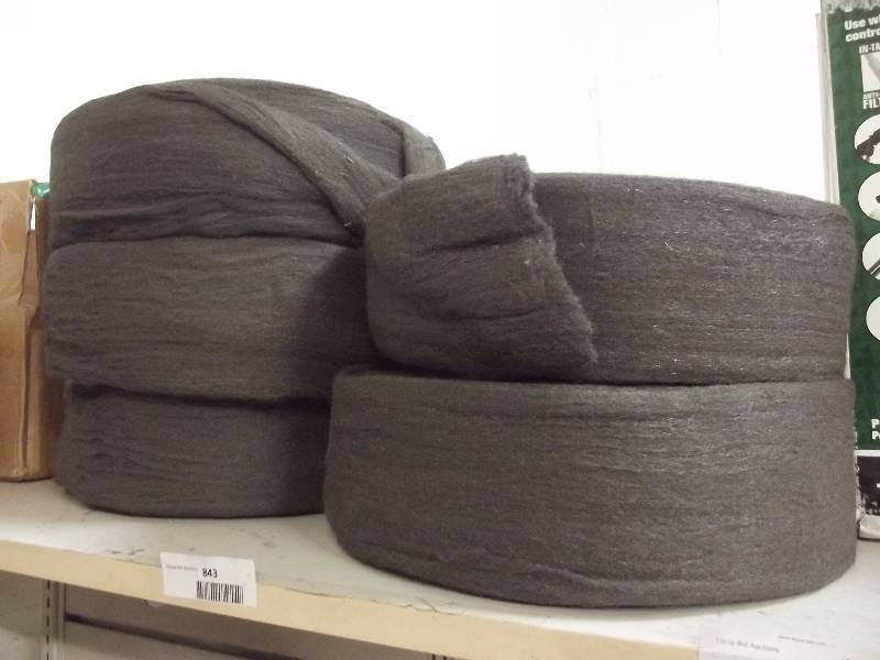 lot 843 image: Lot of 5 Rolls of Steel Wool