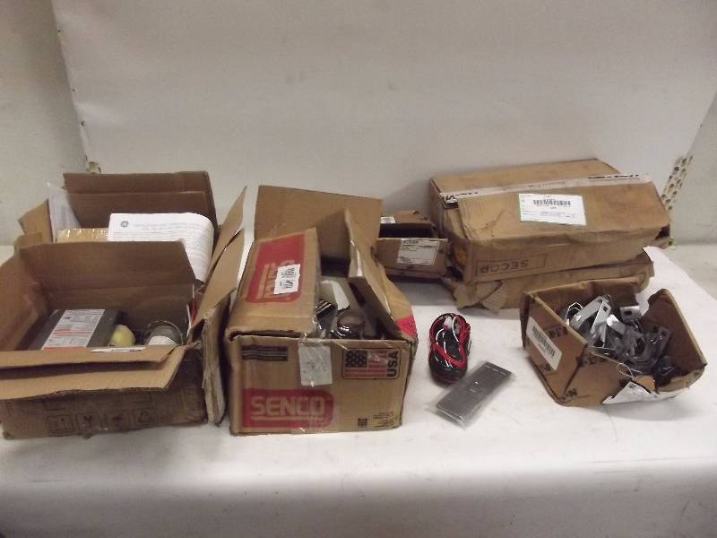 lot 882 image: Electrical Lot