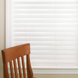 lot 3523 image: White Window Blinds, 42.5 W