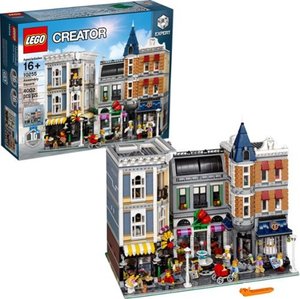 lot 4609 image: LEGO - Creator Expert Assembly Square 10255