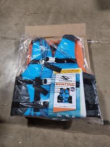 lot 4703 image: Stearns Nylon Youth Vest, Blue