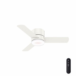 lot 4722 image: Hunter Fan 44 Minimus Fresh White Ceiling Fan with Light Kit and Remote