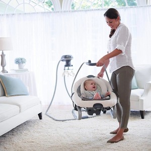 lot 635 image: Graco DuetSoothe Baby Swing and Rocker, Sapphire