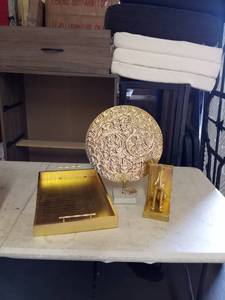 lot 27640 image: gold decorative items set of 3