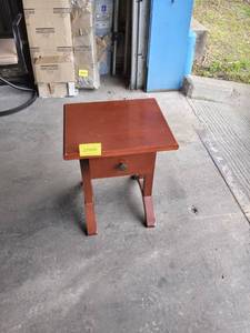 lot 27666 image: brown table 1 drawer wood
