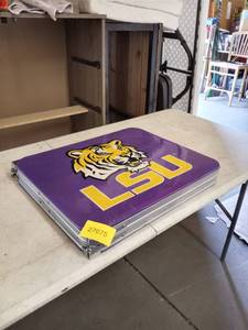 lot 27675 image: lsu folding table