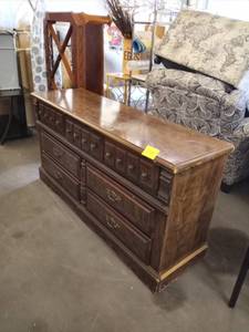 lot 27680 image: wood brown dresser 7 drawers