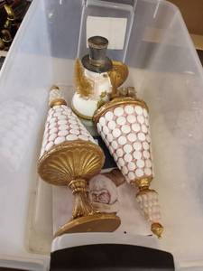 lot 27732 image: tub of Christmas items variety