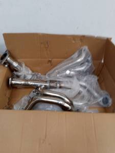 lot 5205 image: Exhaust manifold parts - unknown vehicle type