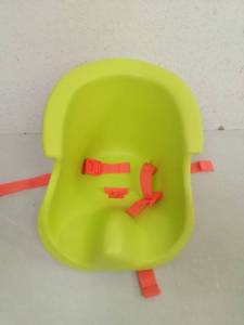 lot 6189 image: Baby Silicon Seat With Buckle