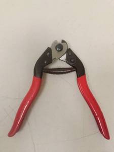 lot 8124 image: Wire Snips, Easy Grip
