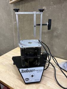 lot 27914 image: $$ Blair Tornado II 51000 Portable Paint Shaker - Retail $495
