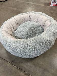 lot 30988 image: Calming Donut Dog Bed Cat Bed Anti Anxiety Round Fluffy Plush Dog Bed for Small Medium Large Extra Large Dogs, Machine Washable Cuddler Pet Bed 36 Light blue