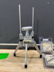 lot 31013 image: Multi Function Vegetable Cutter