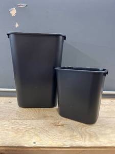 lot 32678 image: Rubbermaid Commercial Products FG295700BLA Plastic Resin Deskside Wastebasket, 10 Gallon41 Quart  Bonus 12 Wastebasket