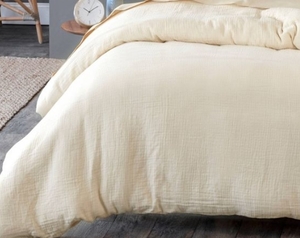 lot 84046 image: Reese Blanket Set FullQueen Cream