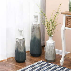 lot 84066 image: Luxen Home 3-Piece Metal Multi-tone Vases