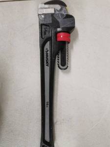 lot 1098 image: Husky 14 Pipe Wrench