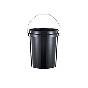 lot 2067 image: United Solutions 5 Gallon Bucket, Heavy Duty Plastic Bucket, Comfortable Handle, Easy to Clean, Perfect for on The Job, Home Improvement, or Household Cleaning Black (B09KYH72PN)