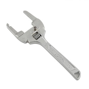 lot 1175 image: Husky 10 Pipe Wrench