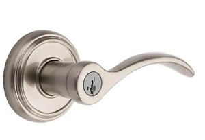 lot 1283 image: Baldwin Tobin Keyed Entry Lever Featuring Smartkey� in SN, Silver